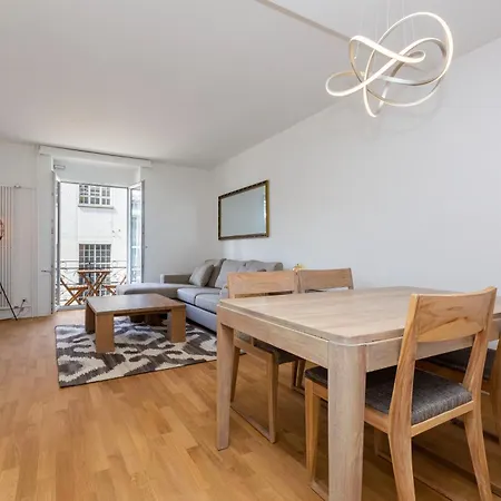 Kaya 2a - Downtown 2br With Balcony *