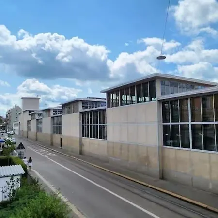 Kaya 2a - Downtown 2br With Balcony *