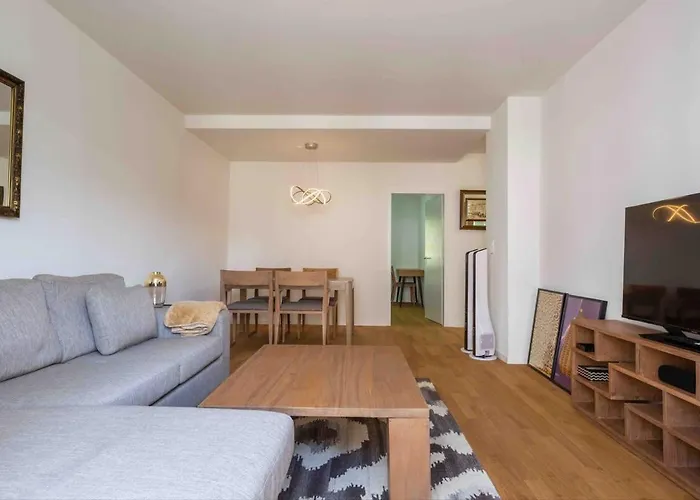 Kaya 2a - Downtown 2br With Balcony Апартаменти Цюрих