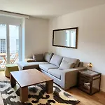 Kaya 2a - Downtown 2br With Balcony 公寓