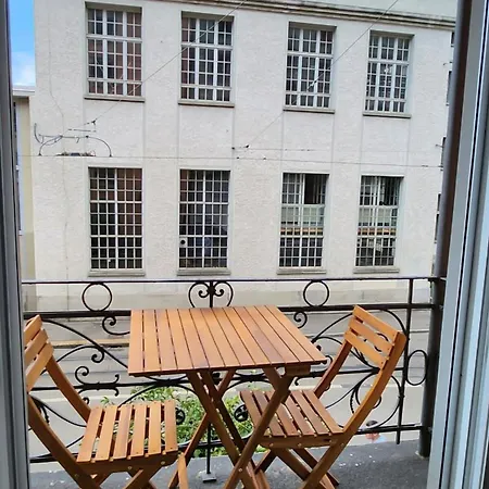 Kaya 2a - Downtown 2br With Balcony