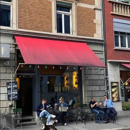 Kaya 2a - Downtown 2br With Balcony