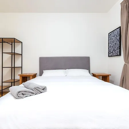 Kaya 2a - Downtown 2br With Balcony Apartament