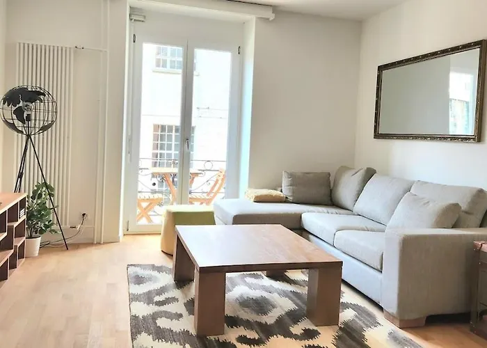 Kaya 2a - Downtown 2br With Balcony Apartman