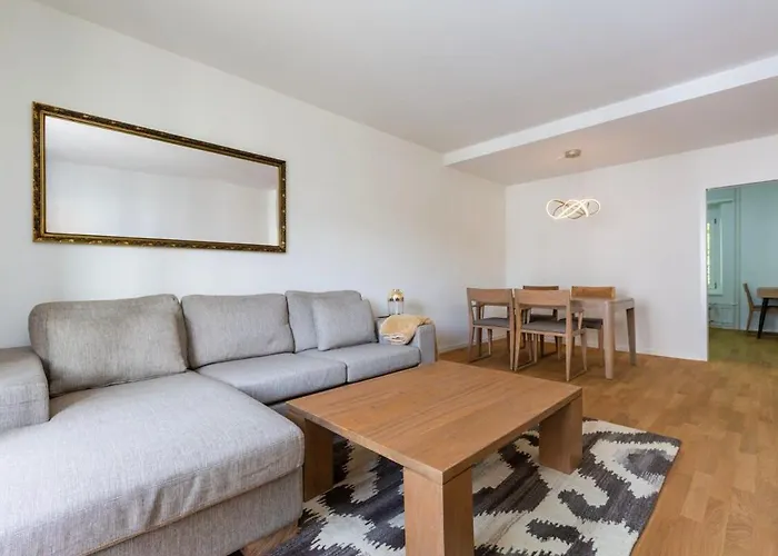 Апартаменты Kaya 2a - Downtown 2br With Balcony *